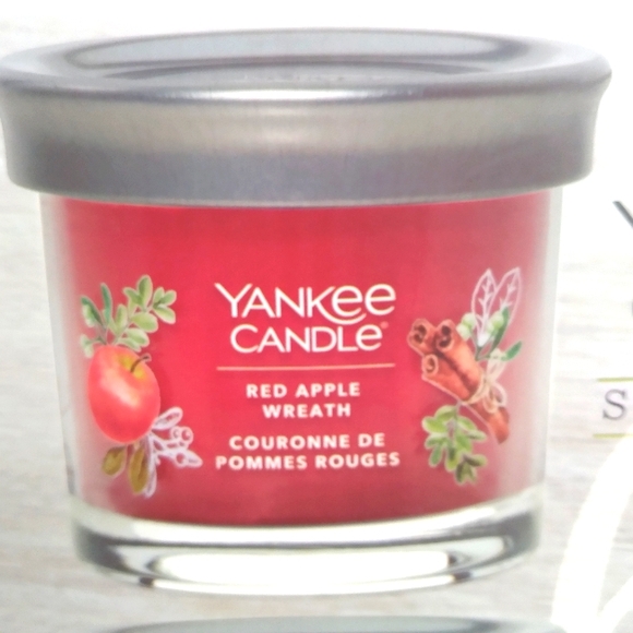 NIB! Yankee Candle Seasonal Giftset - Picture 10 of 14